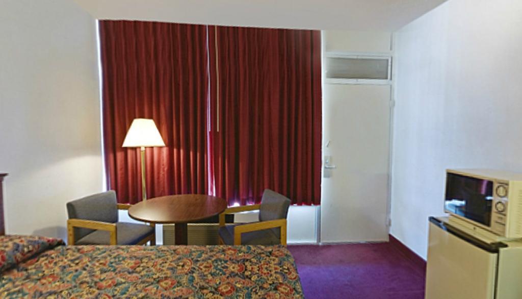 Americas Best Value Inn Mount Vernon Quarto foto